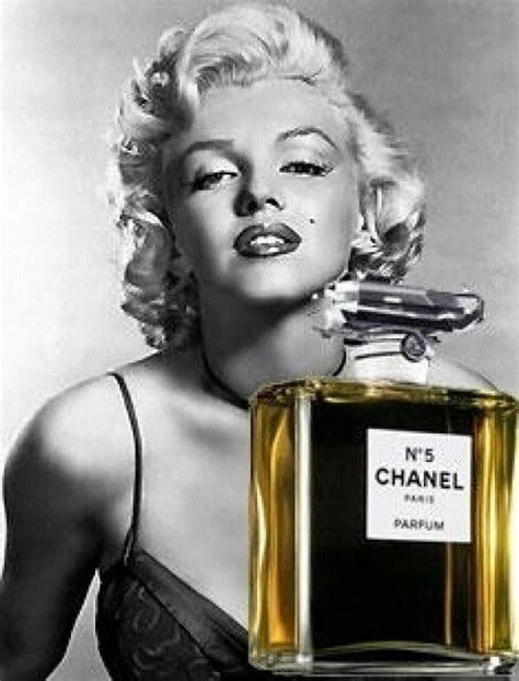 marilyn monroe and chanel|marilyn monroe chanel number 5.